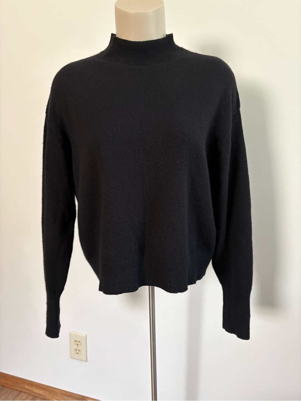 Everlane Black Cashmere Boyfriend Mock Neck Black Sweater Size Small